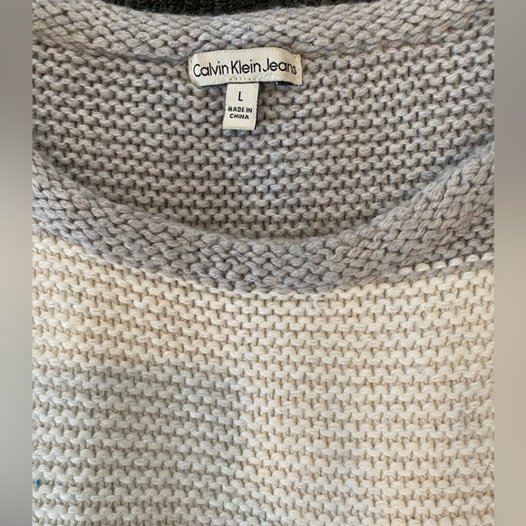 Sweater - Picture 3 of 3